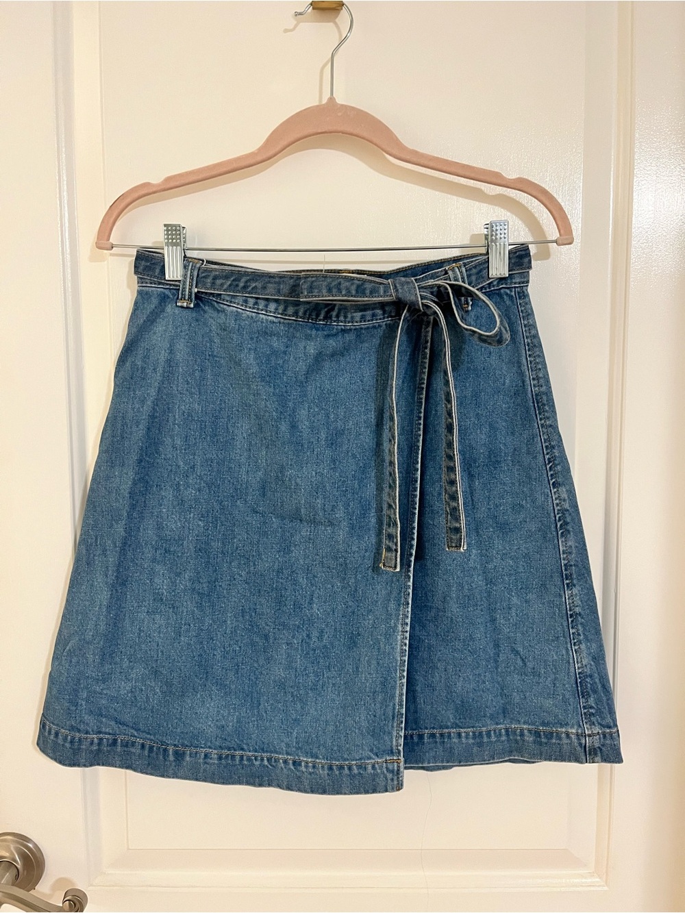 NWOT Gap blue denim wrap skirt with tie waist
